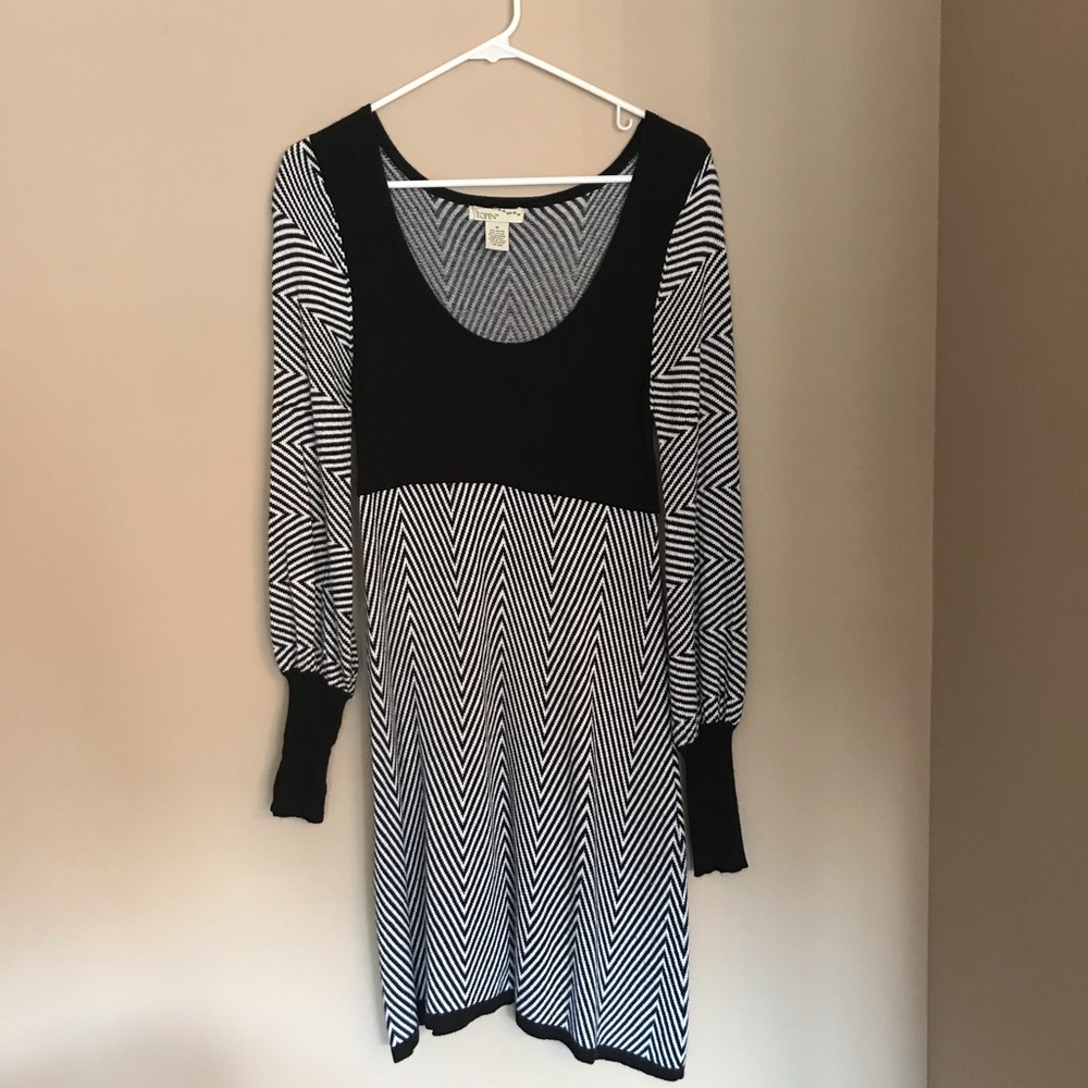 Topin Black and White Striped Long Sleeve Dress M